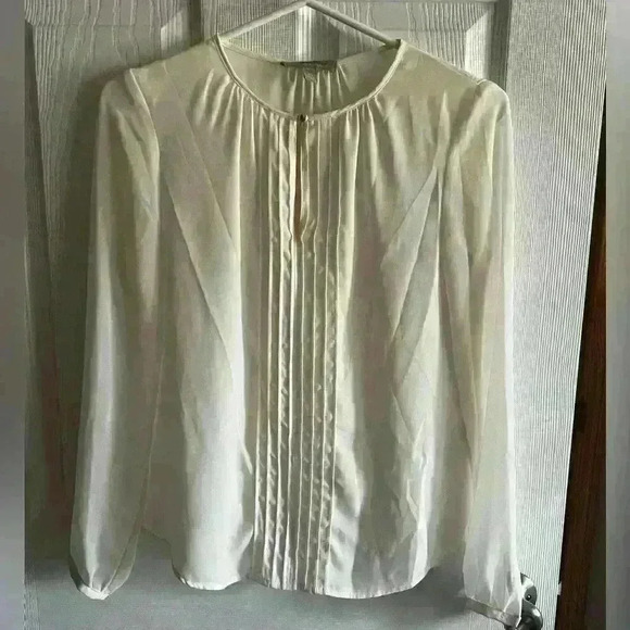 Banana Republic White Blouse - Picture 2 of 7